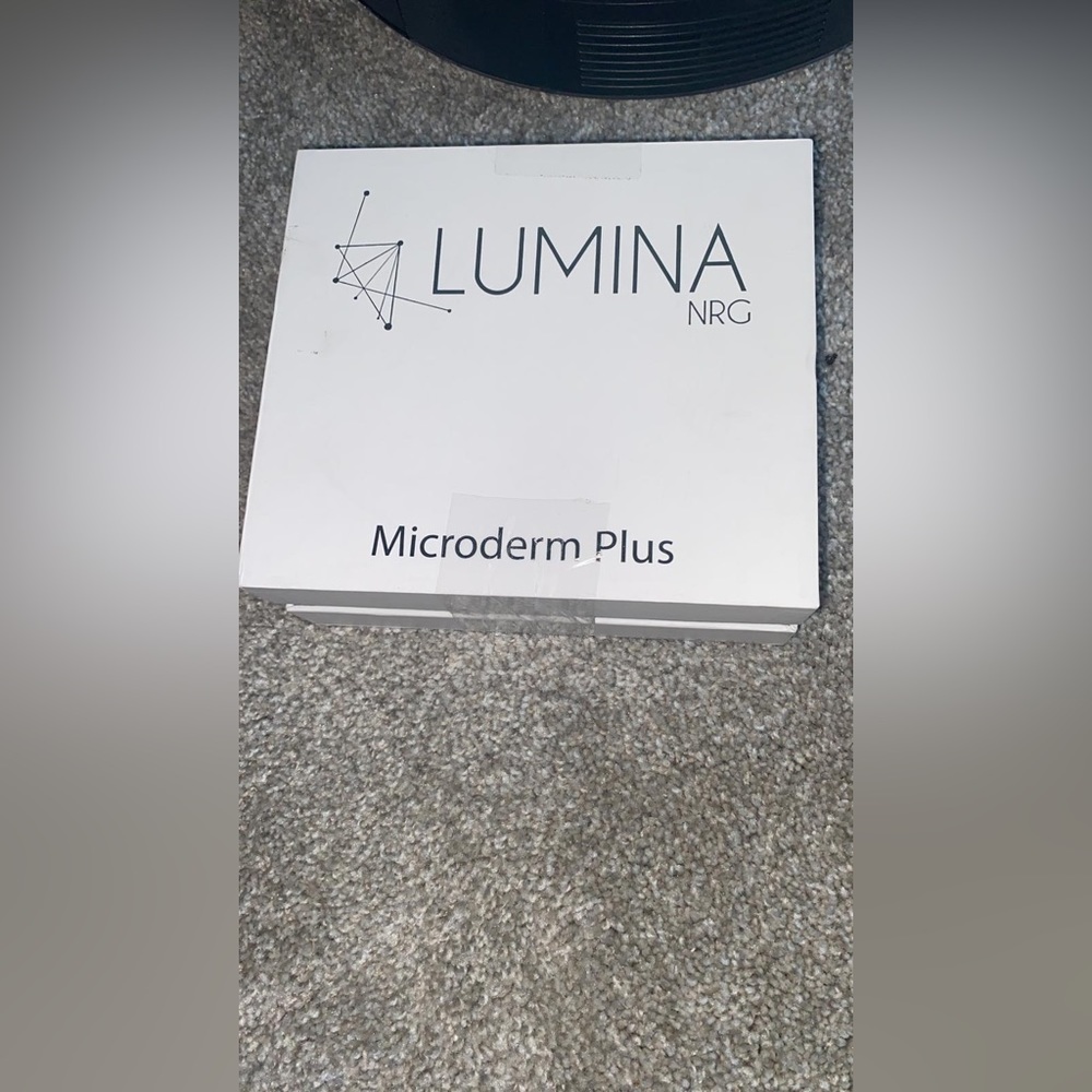 Microderm Device - Skin Exfoliation Treatment - Picture 6 of 9